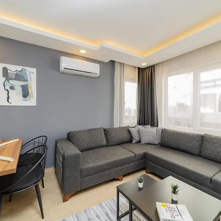 Lovely Central Apartment Near Beach In Muratpasa, Antalya